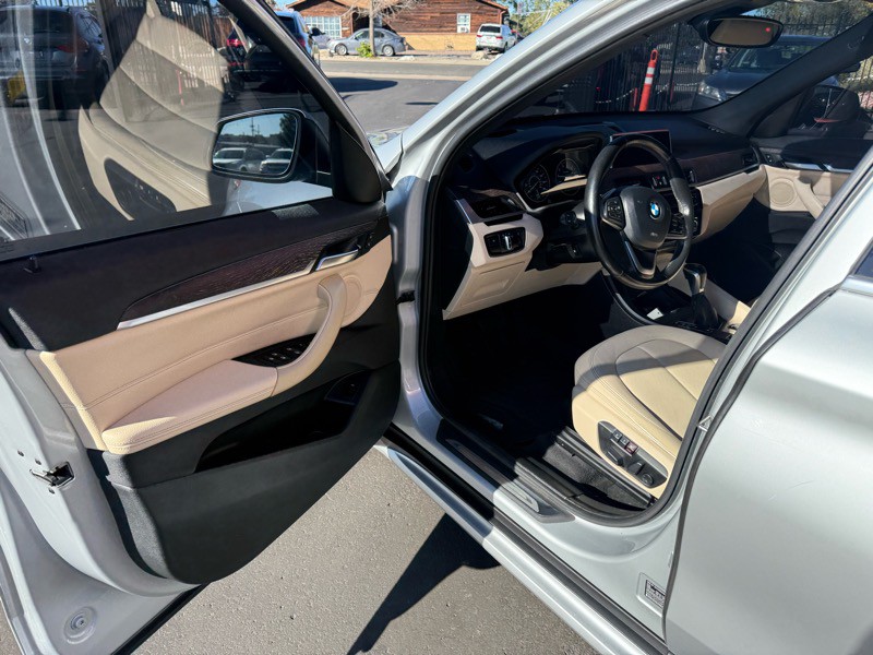 2017 BMW X1 Image 11