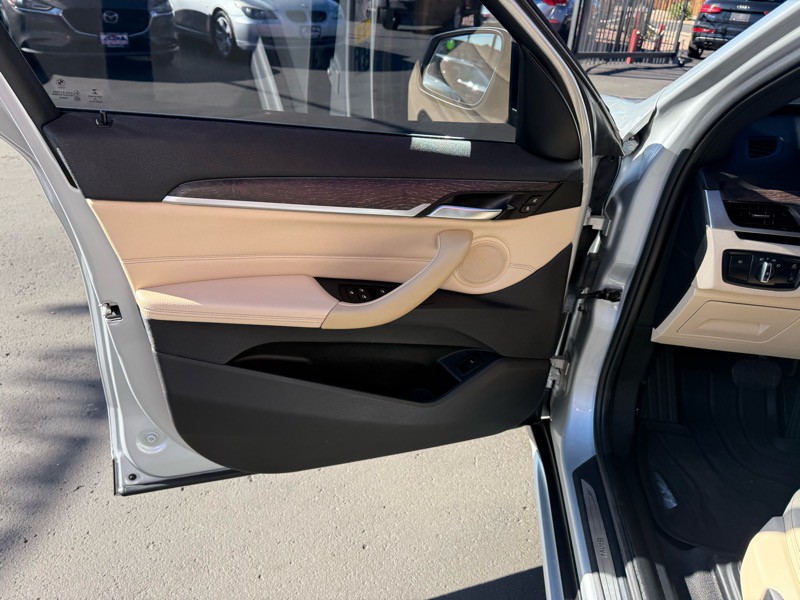 2017 BMW X1 Image 12