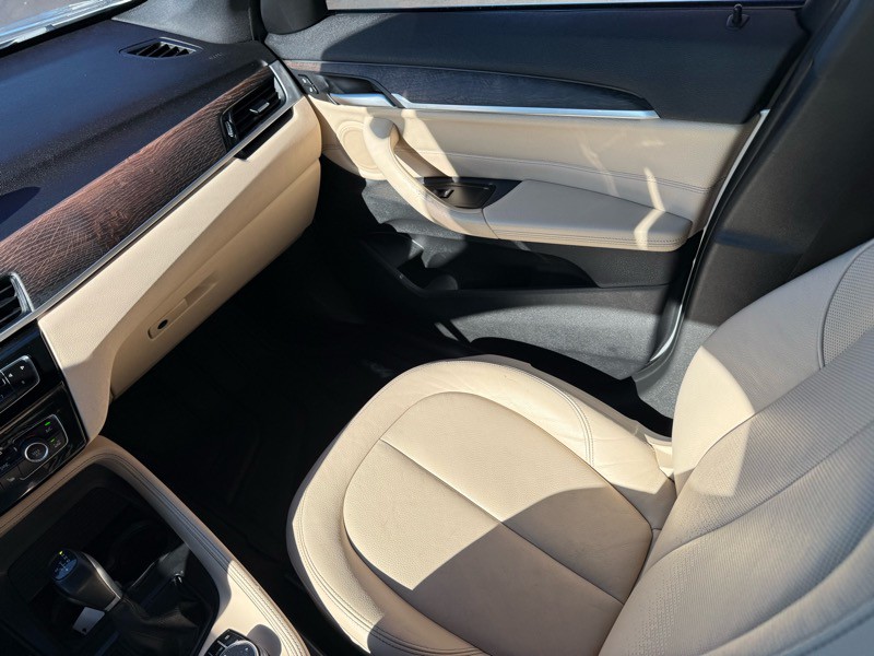 2017 BMW X1 Image 16