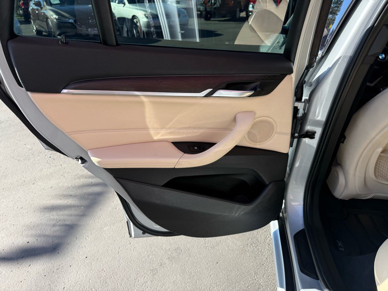 2017 BMW X1 Image 30