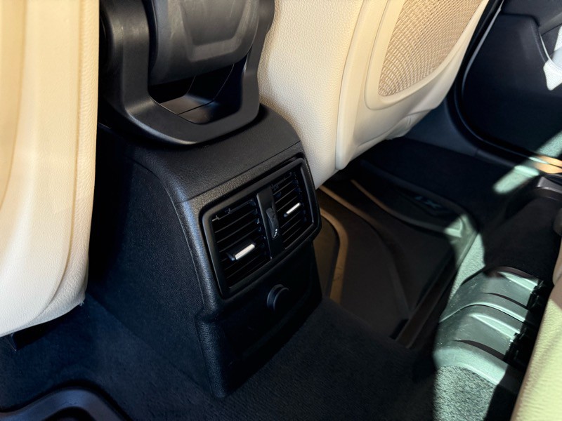 2017 BMW X1 Image 32