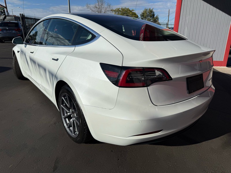 2018 Tesla Model 3 Image 3
