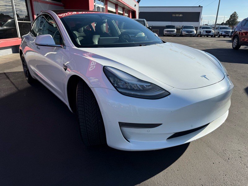 2018 Tesla Model 3 Image 8
