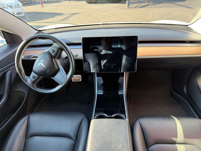 2018 Tesla Model 3 Image 15
