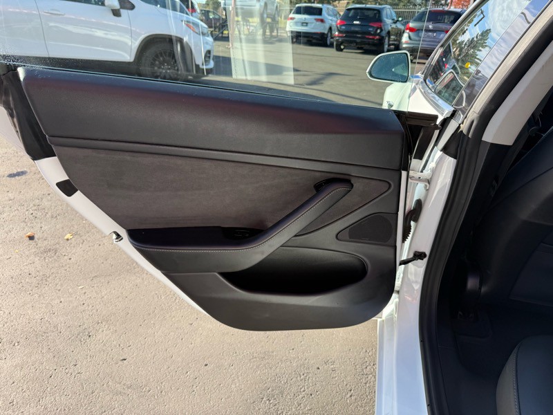 2018 Tesla Model 3 Image 24