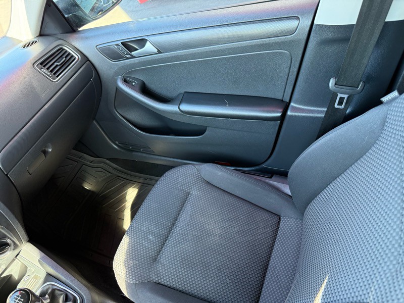 2014 Volkswagen Jetta Image 18