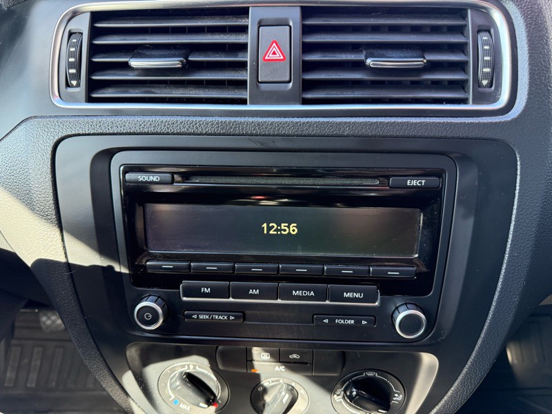 2014 Volkswagen Jetta Image 19