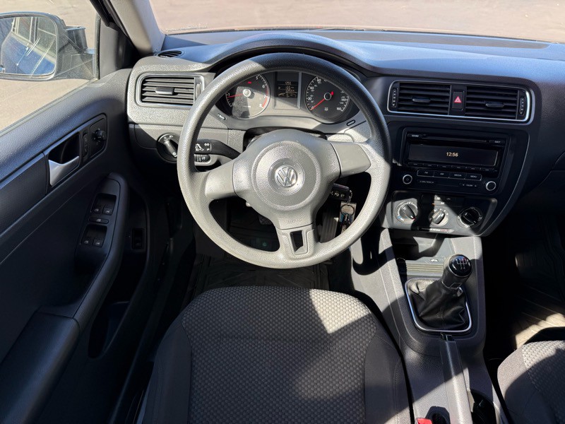 2014 Volkswagen Jetta Image 24