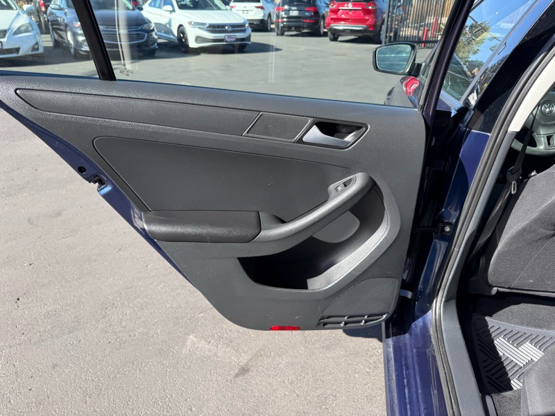 2014 Volkswagen Jetta Image 27