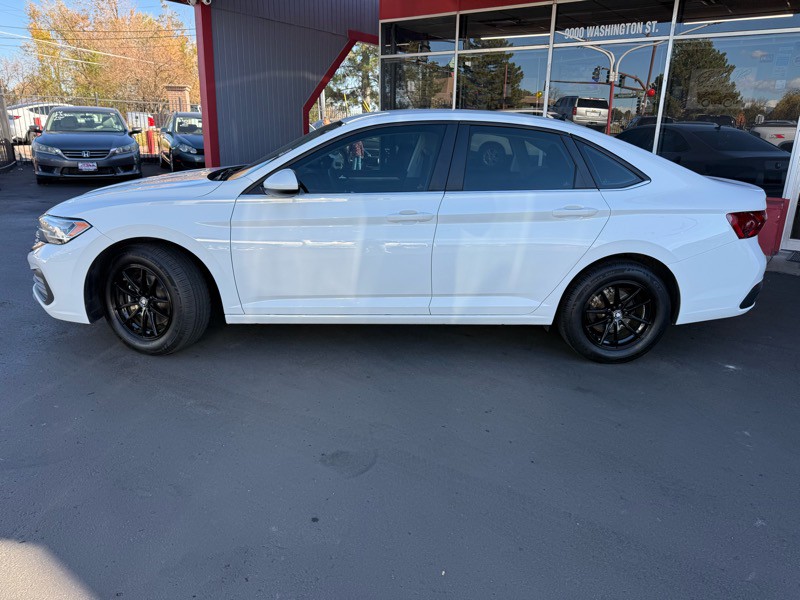 2024 Volkswagen Jetta Image 2