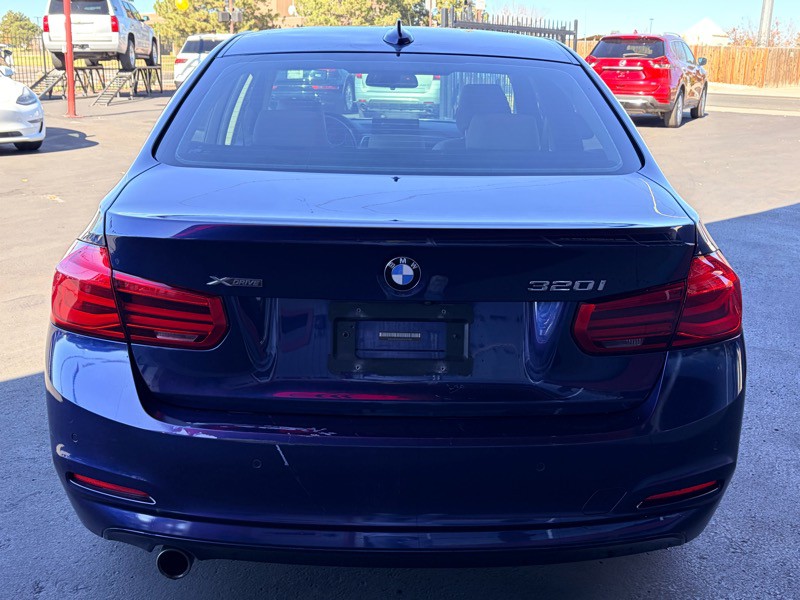 2018 BMW 3 Series Image 4