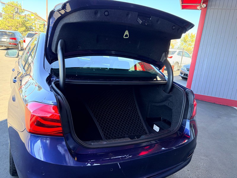 2018 BMW 3 Series Image 5