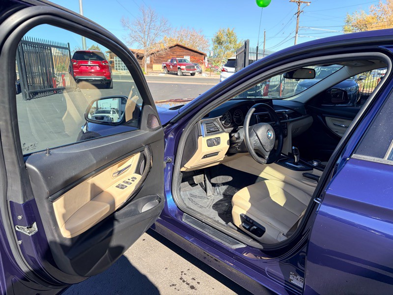 2018 BMW 3 Series Image 12