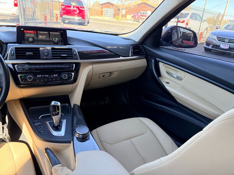 2018 BMW 3 Series Image 20