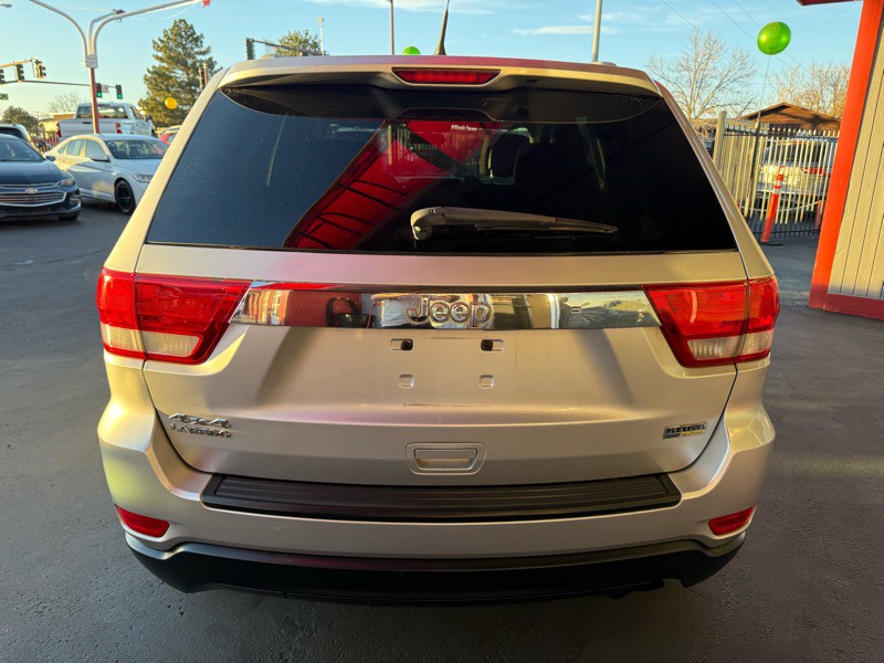 2011 Jeep Grand Cherokee Image 4