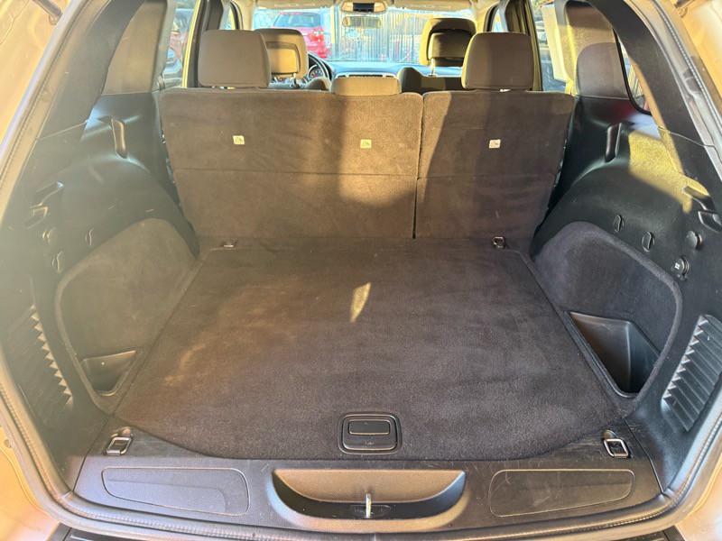 2011 Jeep Grand Cherokee Image 6