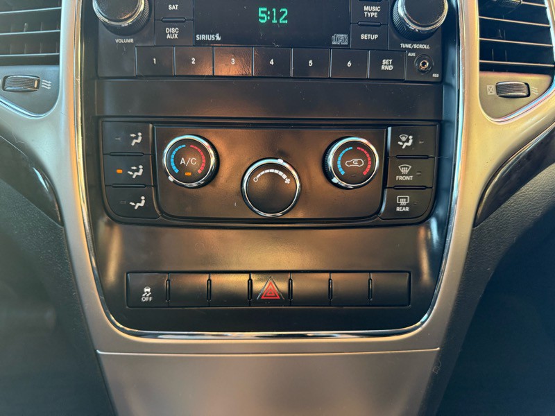 2011 Jeep Grand Cherokee Image 22