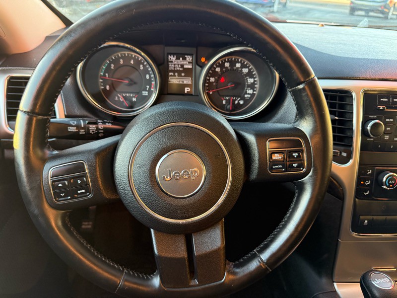 2011 Jeep Grand Cherokee Image 27