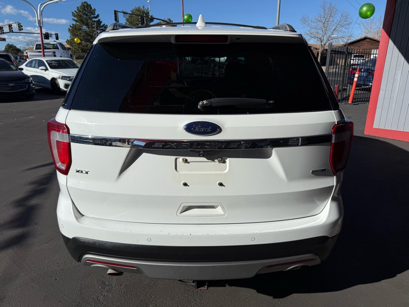 2016 Ford Explorer Image 4