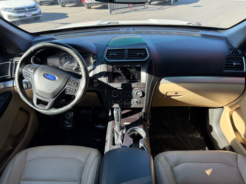 2016 Ford Explorer Image 9