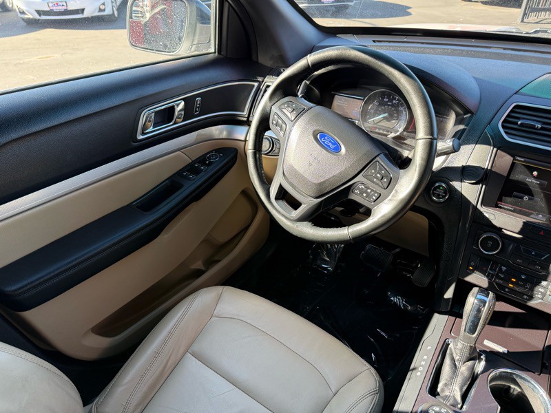 2016 Ford Explorer Image 16