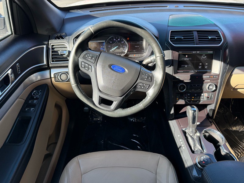 2016 Ford Explorer Image 17