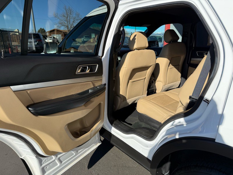 2016 Ford Explorer Image 21
