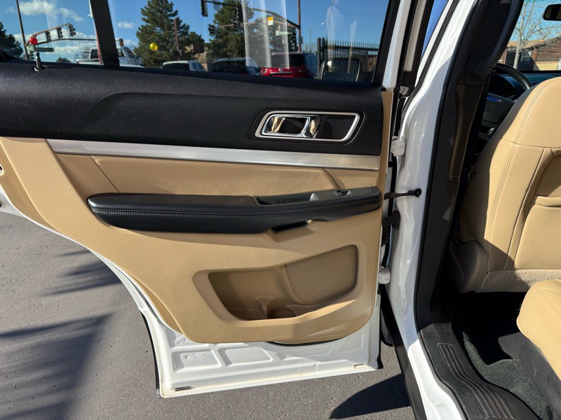 2016 Ford Explorer Image 22