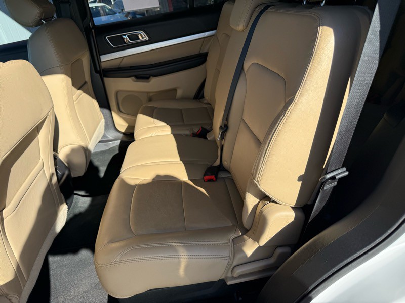 2016 Ford Explorer Image 23
