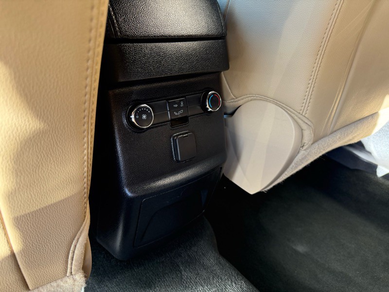 2016 Ford Explorer Image 24