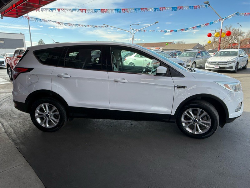 2017 Ford Escape Image 8