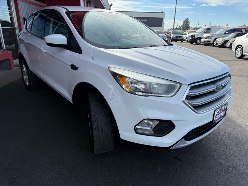 2017 Ford Escape Image 9