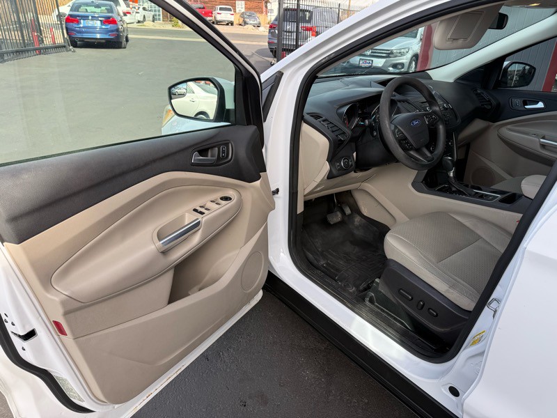 2017 Ford Escape Image 11