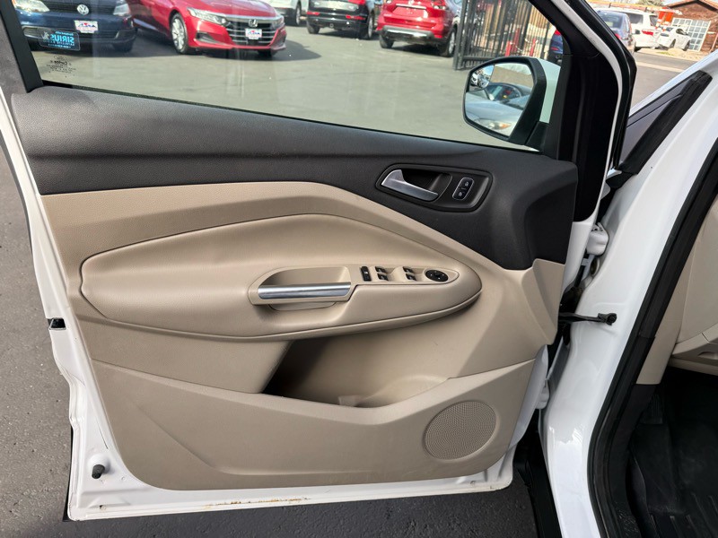 2017 Ford Escape Image 12