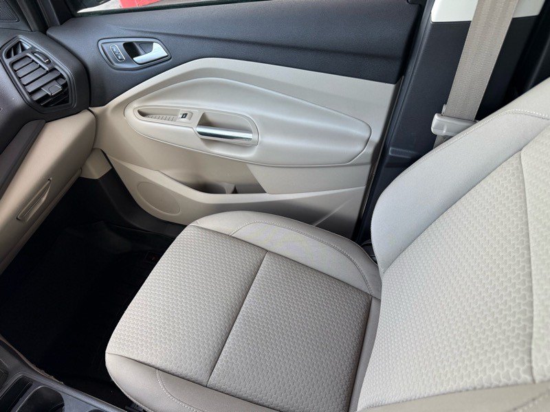 2017 Ford Escape Image 16