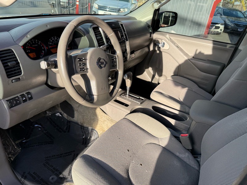 2017 Nissan Frontier Image 13