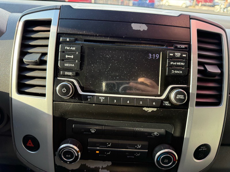 2017 Nissan Frontier Image 16