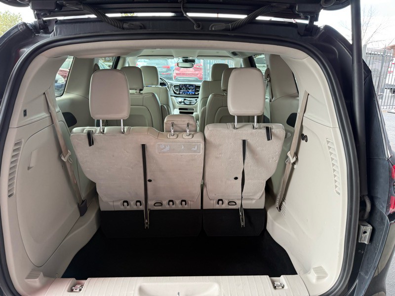 2021 Chrysler Pacifica Image 5