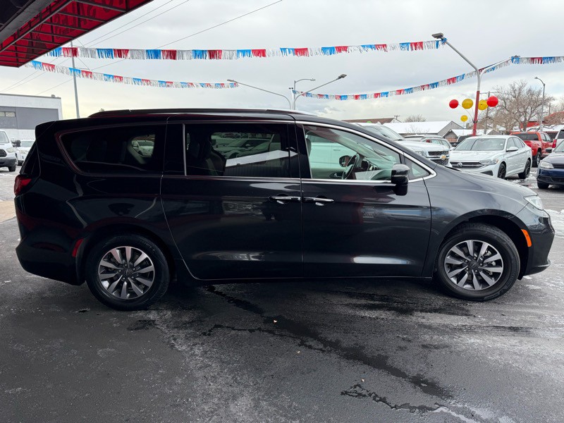 2021 Chrysler Pacifica Image 9