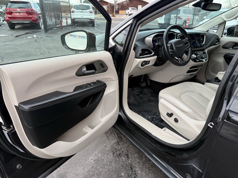 2021 Chrysler Pacifica Image 14