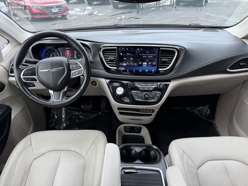2021 Chrysler Pacifica Image 18
