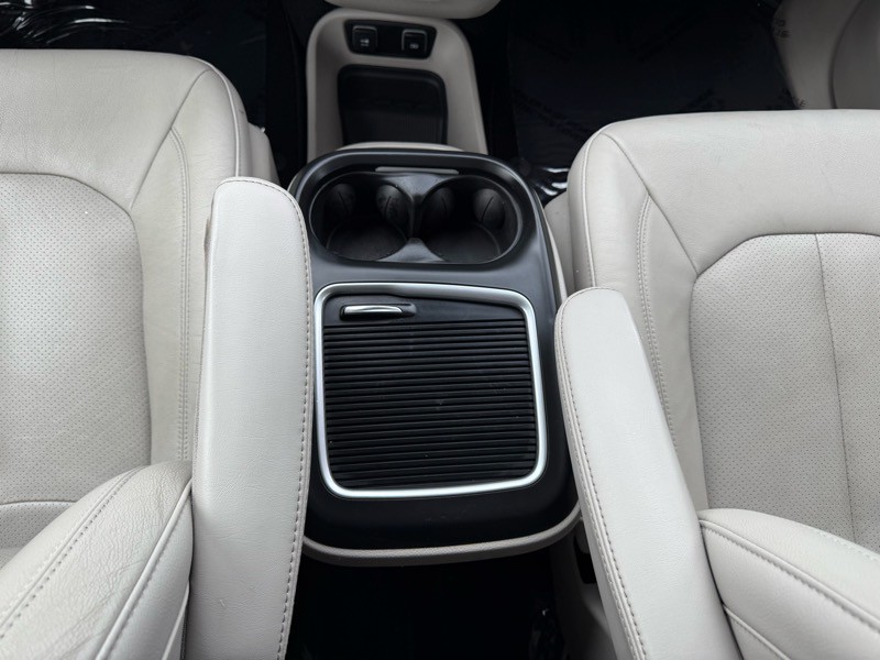 2021 Chrysler Pacifica Image 24
