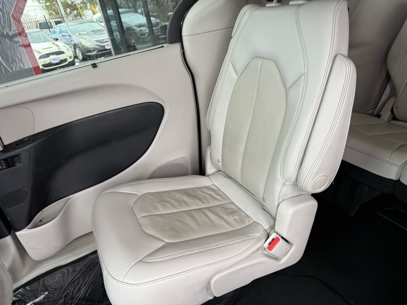 2021 Chrysler Pacifica Image 33