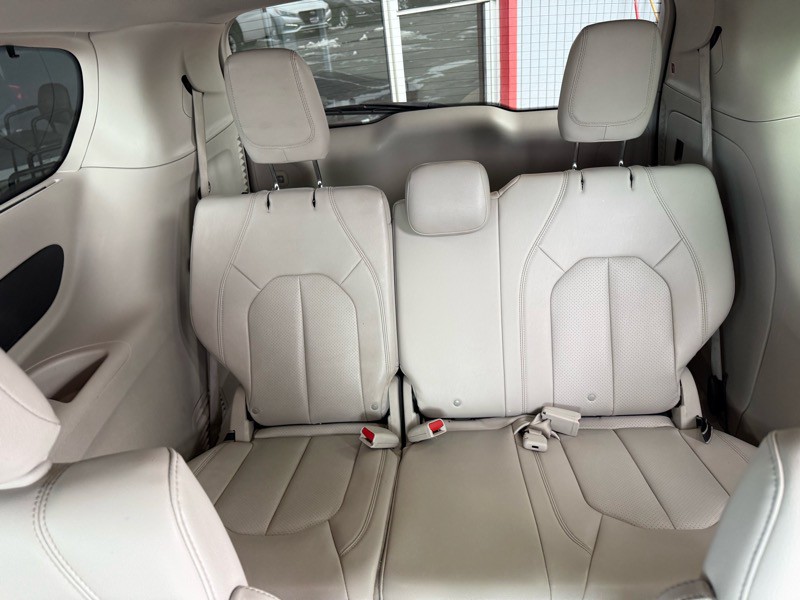 2021 Chrysler Pacifica Image 34