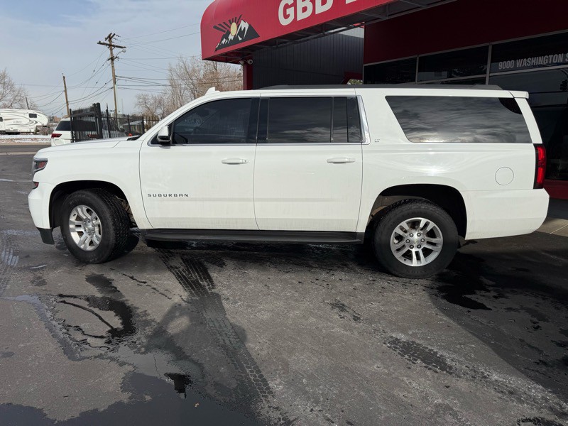 2018 Chevrolet Suburban Image 2