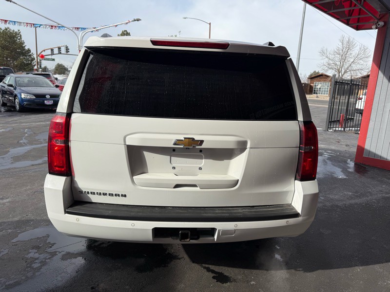2018 Chevrolet Suburban Image 4