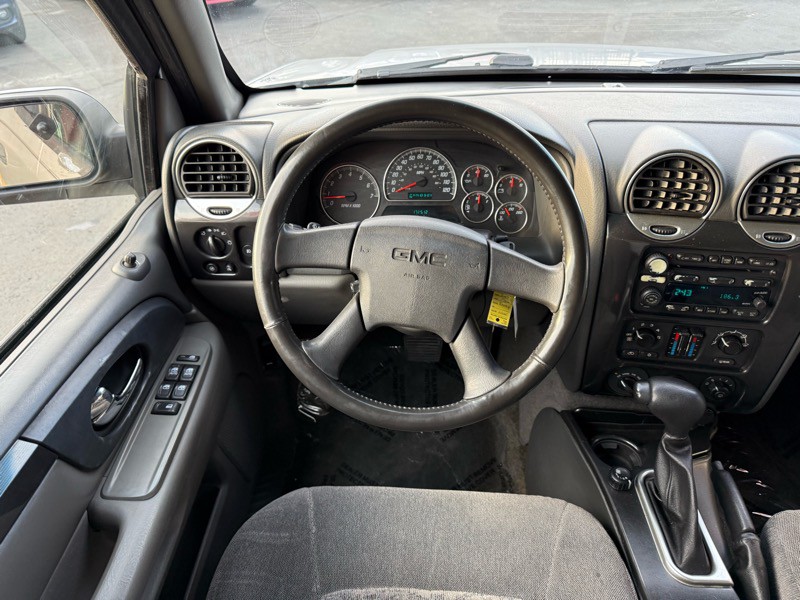 2004 GMC Envoy Image 23