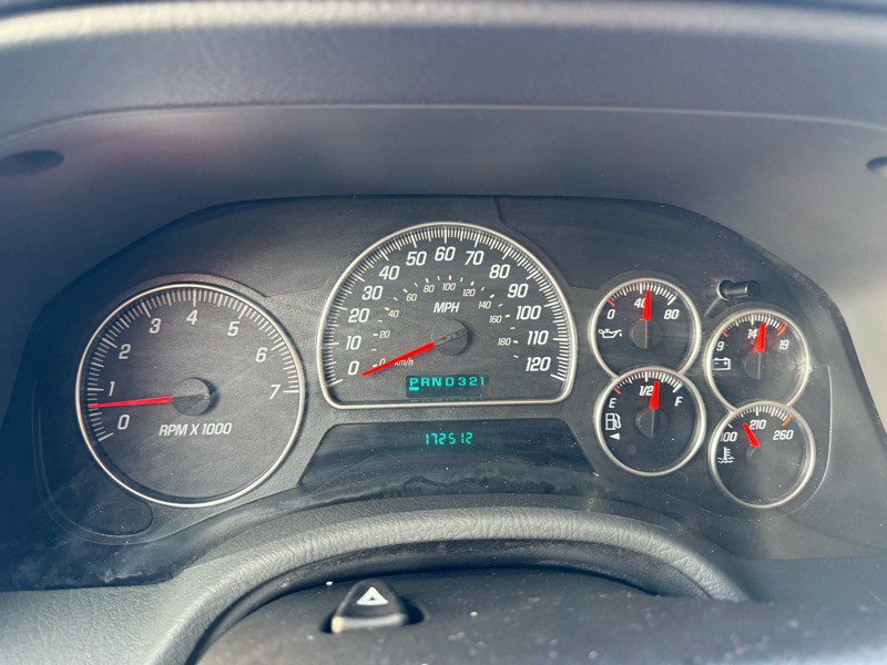 2004 GMC Envoy Image 25