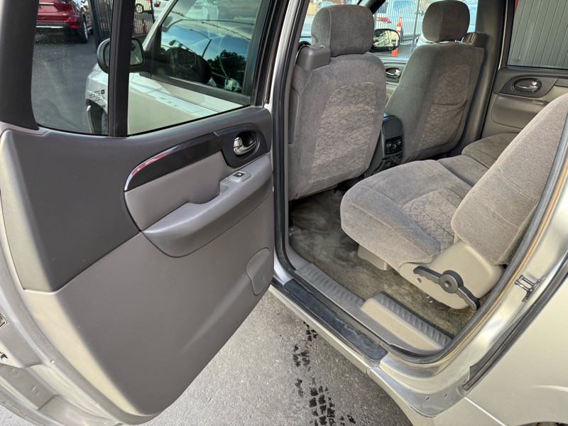 2004 GMC Envoy Image 27
