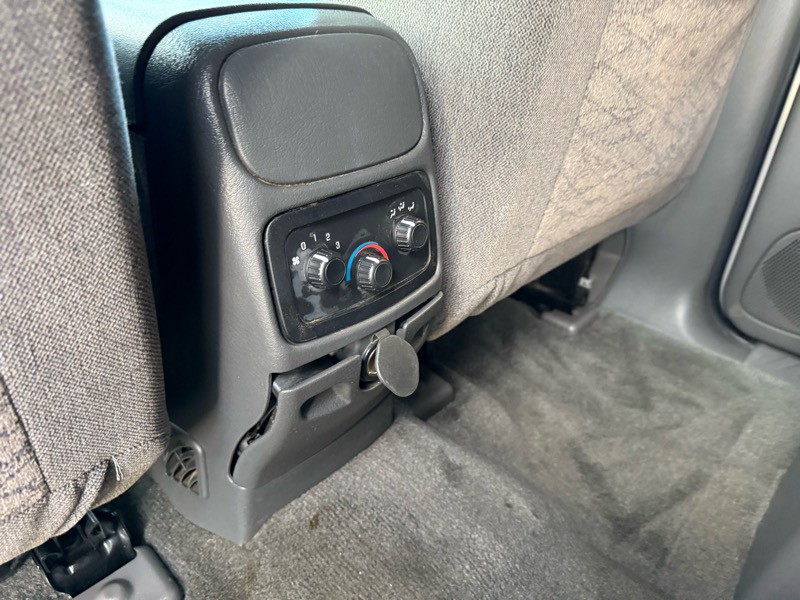 2004 GMC Envoy Image 30